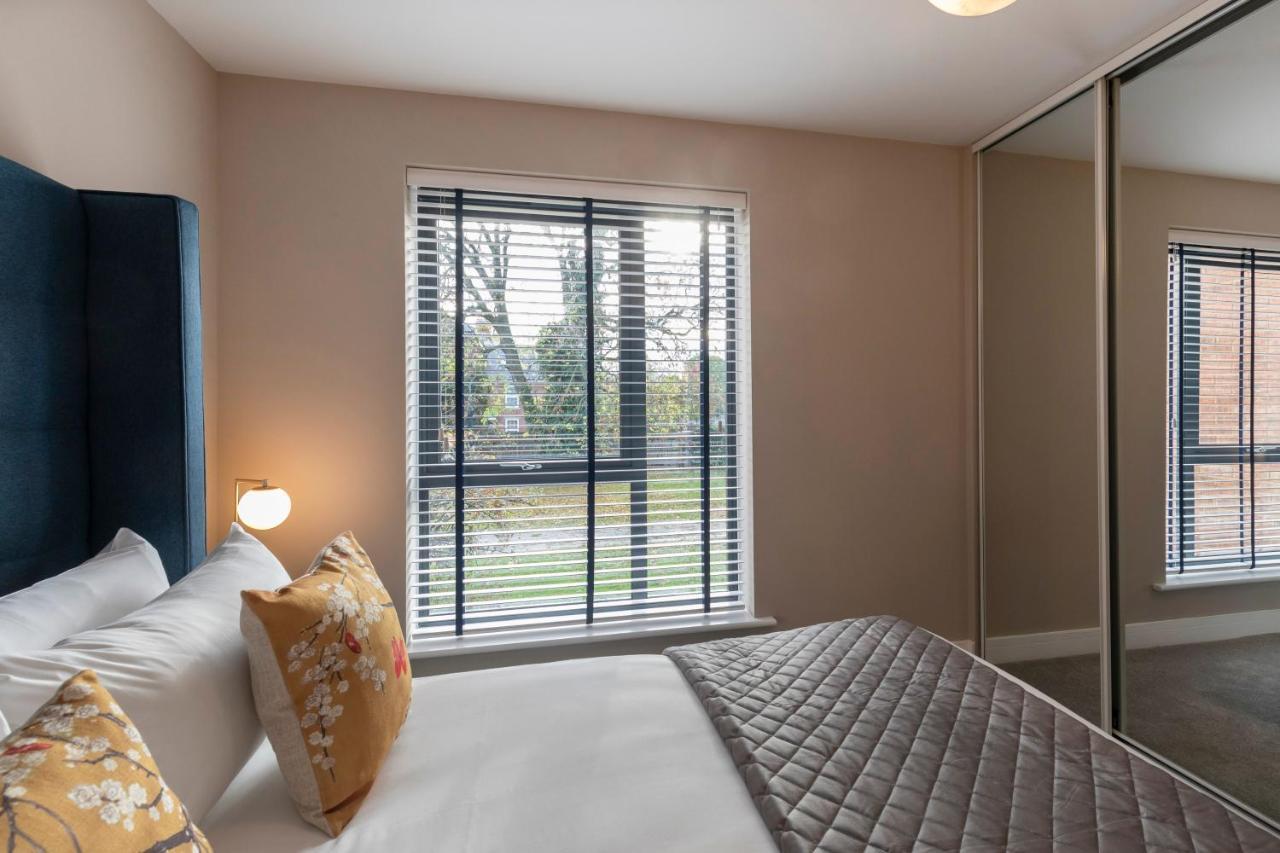 Elliot Oliver - Luxurious Two Bedroom Apartment With Parking Γκλόστερ Εξωτερικό φωτογραφία
